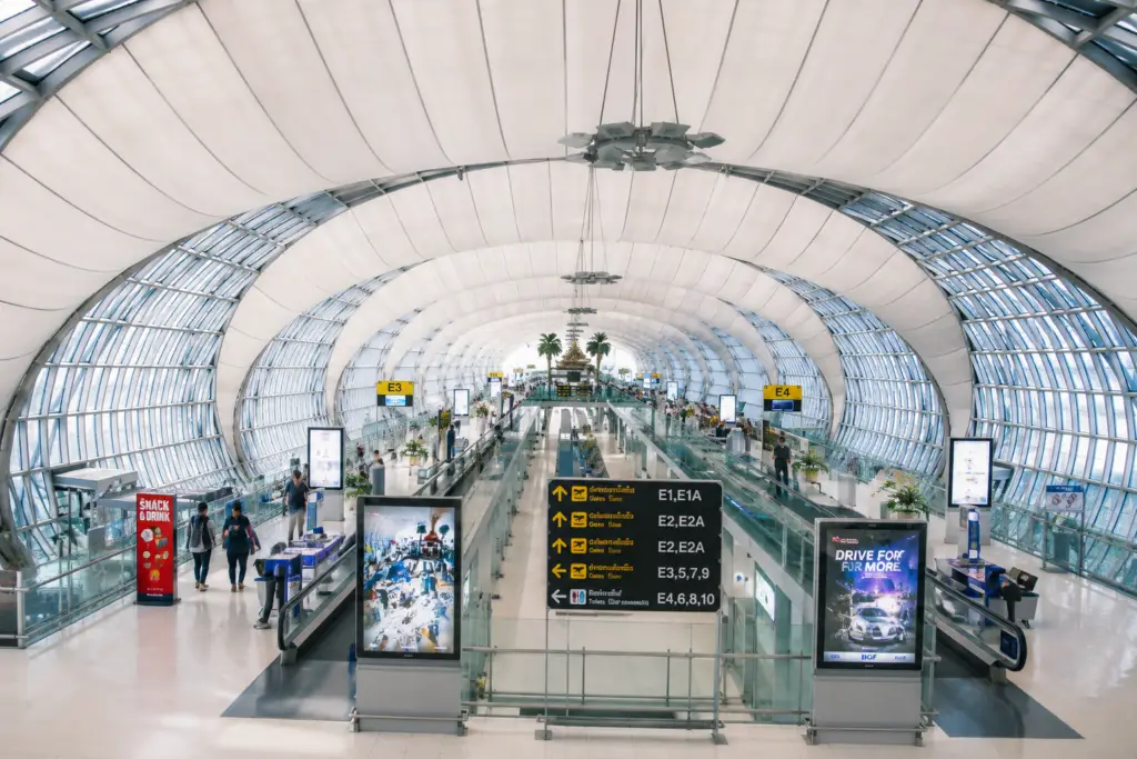 Getting around Thailand by domestic flights and trains with helpful travel tips – WANDERLUSTMUSTS